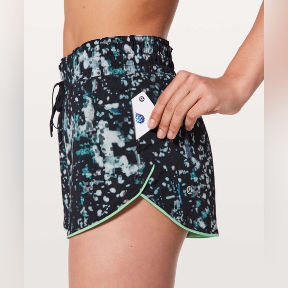 Lululemon Choose A Side Short *3" Pixel Haze Multi Black Dragonfly Size 10 - Picture 1 of 11
